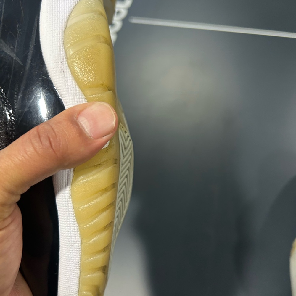 Jordan 11 jubilee - Picture 7 of 8